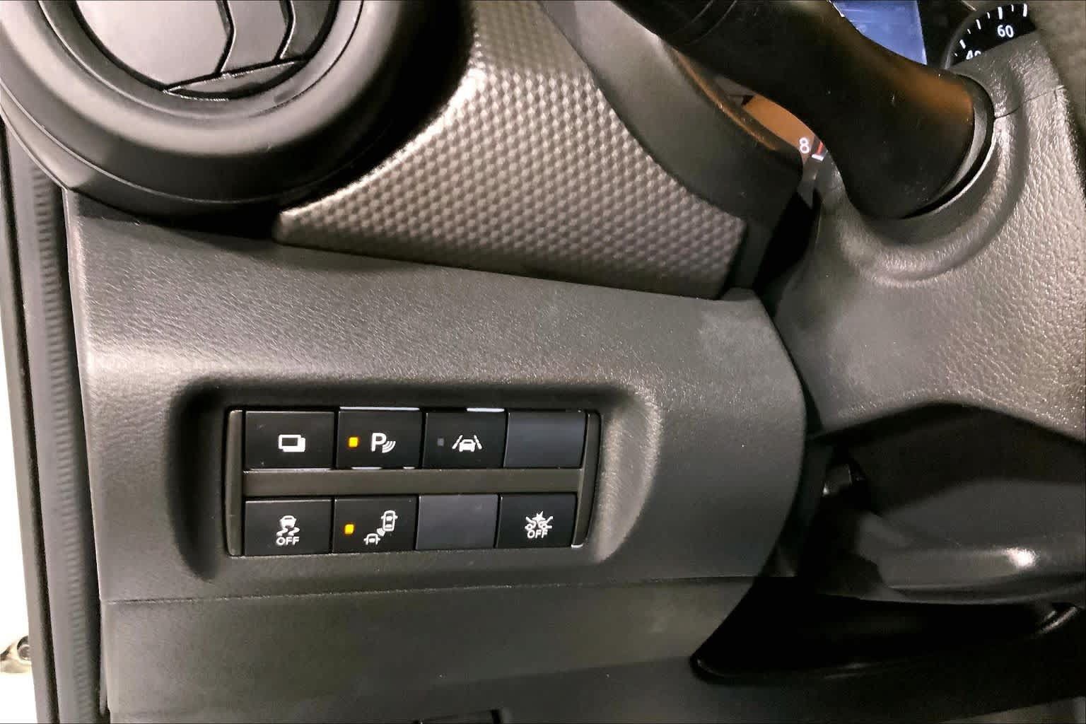 Used 2020 Nissan Kicks S FWD image 35