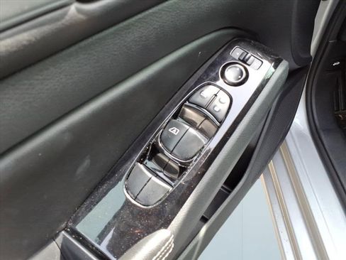 Used 2023 Nissan Altima 2.5 SV image 9