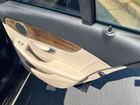 Used 2019 Mercedes-Benz C 300 Sedan w/ Premium Package image 15