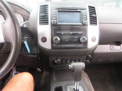 Used 2014 Nissan Xterra PRO-4X w/ Pro-4x Leather Package AWD/4WD image 46