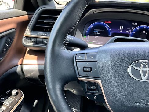 Used 2024 Toyota Crown Limited w/ Advanced Technology Package image 24