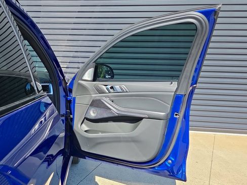Used 2025 BMW X7 M60i AWD/4WD image 21
