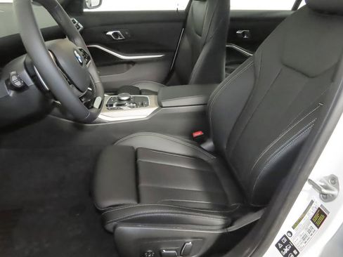 Used 2025 BMW 330i xDrive Sedan w/ Premium Package AWD/4WD image 12