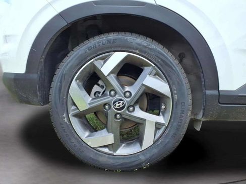 Used 2025 Hyundai Venue SEL FWD image 20