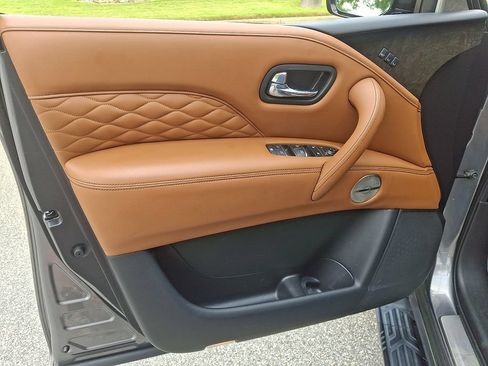 Used 2021 INFINITI QX80 Sensory w/ Cargo Package AWD/4WD image 12