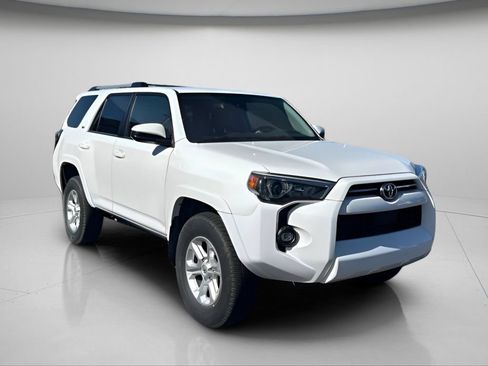 Used 2023 Toyota 4Runner SR5 AWD/4WD image 2