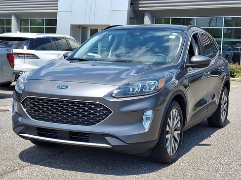 Certified 2022 Ford Escape Titanium AWD/4WD image 4