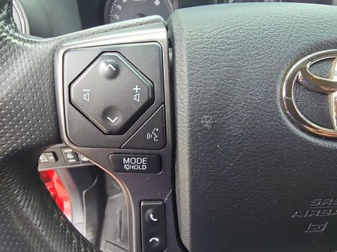 Used 2017 Toyota Tacoma TRD Off-Road AWD/4WD image 17