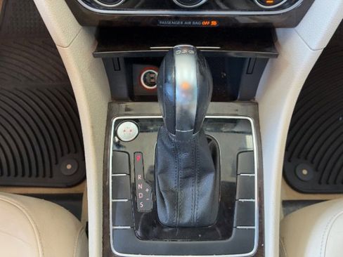 Used 2014 Volkswagen Passat TDI SEL Premium image 25