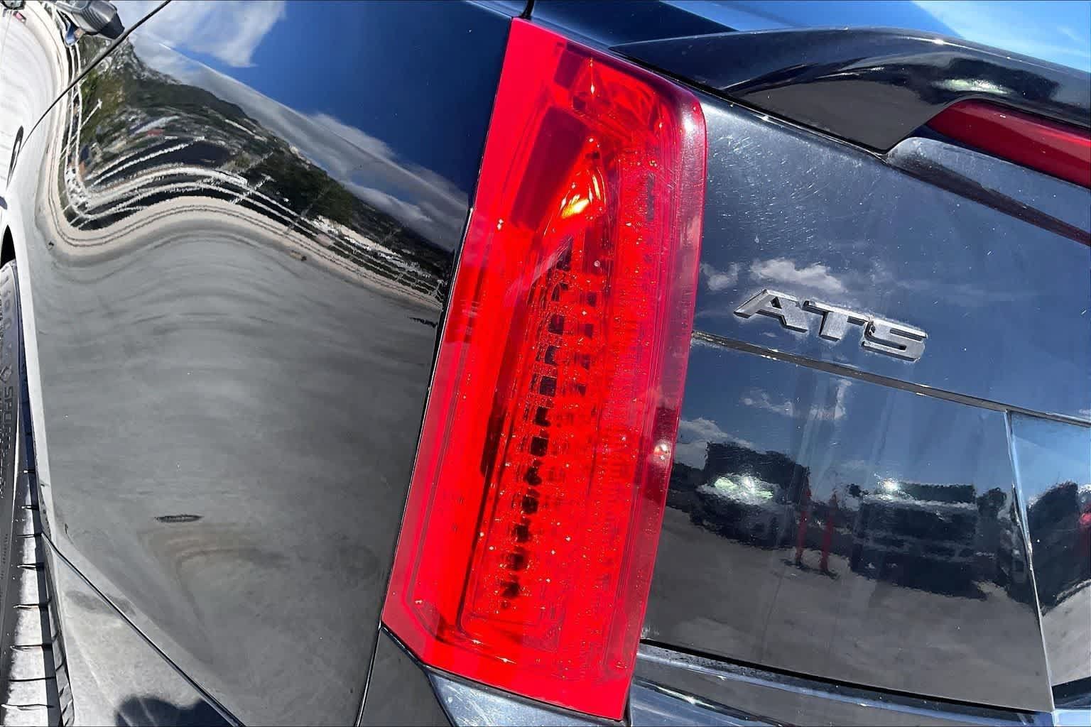 Used 2017 Cadillac ATS V w/ Luxury Package RWD image 32