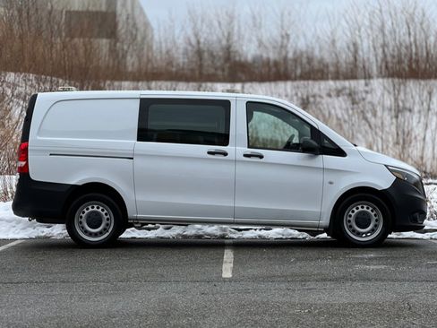 Used 2018 Mercedes-Benz Metris image 9