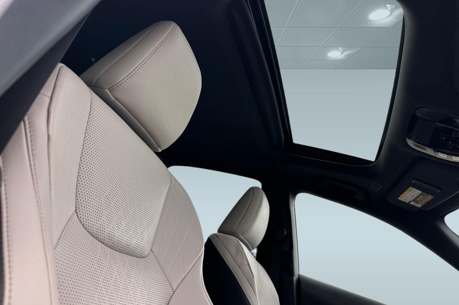 Certified 2024 Lexus RX 350 Premium Plus w/ Cold Area Package FWD image 23