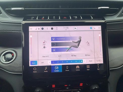 New 2025 Jeep Grand Cherokee Limited image 24