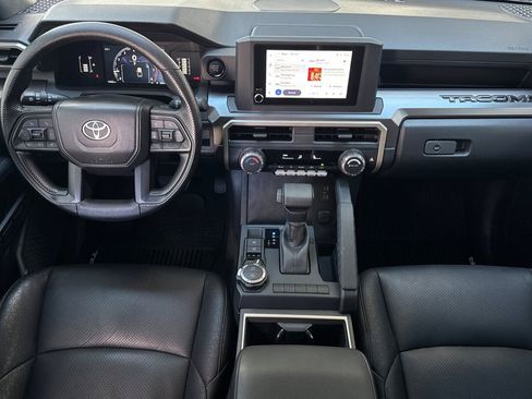 Used 2025 Toyota Tacoma SR5 AWD/4WD image 15