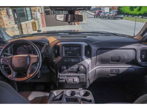 Used 2019 Chevrolet Silverado 1500 Custom Trail Boss w/ Custom Convenience Package image 12