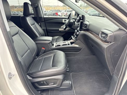 Used 2023 Ford Explorer Limited w/ Limited Technology Package image 7