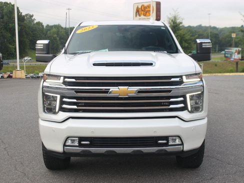 Used 2023 Chevrolet Silverado 2500 High Country AWD/4WD image 2