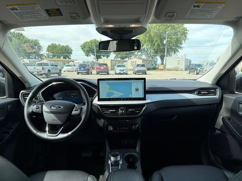 Used 2025 Ford Escape Platinum AWD/4WD image 13