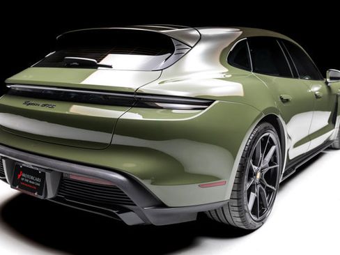 Used 2023 Porsche Taycan GTS image 28