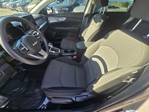 Used 2023 Kia Forte LXS w/ LXS Technology Package image 21
