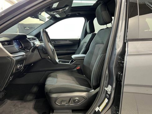 New 2025 Jeep Grand Cherokee L Laredo w/ Luxury Tech Group I image 14