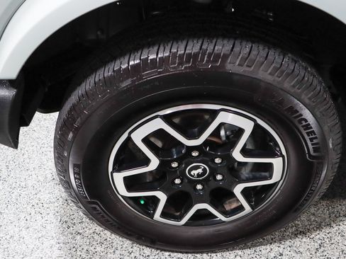 Used 2022 Ford Bronco Outer Banks AWD/4WD image 11