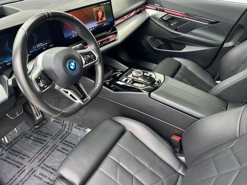 Used 2024 BMW i5 eDrive40i w/ Executive Package RWD image 9