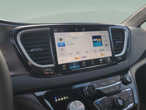 New 2026 Chrysler Voyager LX image 20