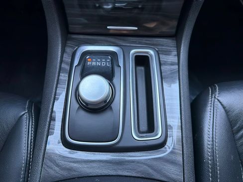 Used 2020 Chrysler 300 Touring w/ Sport Appearance Package RWD image 14