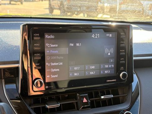 Used 2022 Toyota Corolla Cross XLE image 10