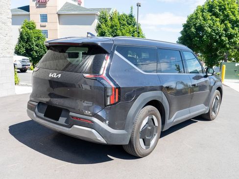 Used 2024 Kia EV9 Wind AWD/4WD image 7