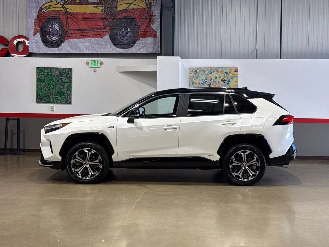 Used 2022 Toyota RAV4 XSE w/ Premium Package AWD/4WD image 4