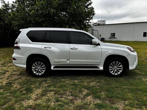 Used 2016 Lexus GX 460 w/ Premium Package AWD/4WD image 6