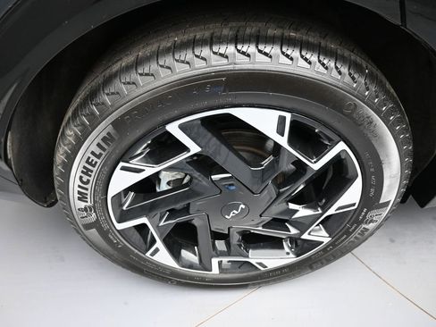 Certified 2025 Kia Sportage SX image 12