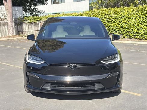 Used 2022 Tesla Model X image 2