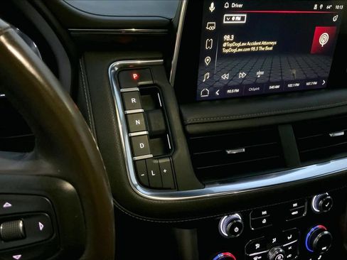 Used 2023 GMC Yukon SLT image 15