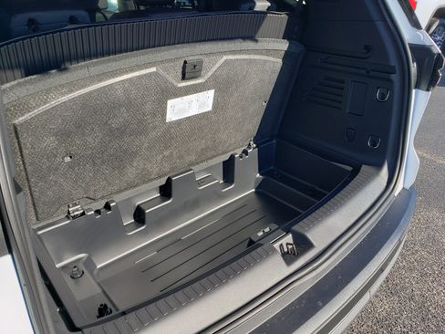 New 2026 Chevrolet Traverse Z71 w/ Driver Confidence Package image 11