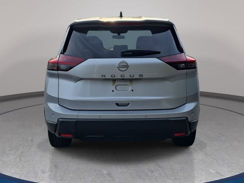 Used 2024 Nissan Rogue S image 6