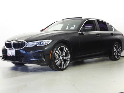 Used 2022 BMW 330i Sedan w/ Driving Assistance Package RWD image 2