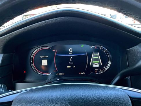 Used 2018 Cadillac Escalade Luxury image 12