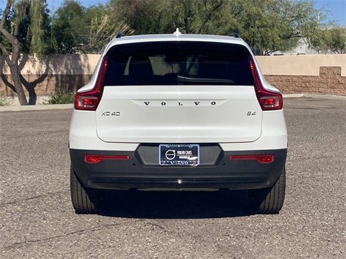 New 2026 Volvo XC40 B4 Core image 8