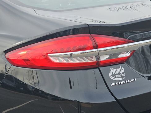 Used 2017 Ford Fusion SE w/ Fusion SE Technology Package image 37