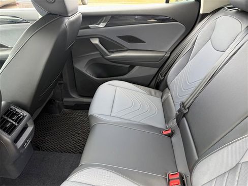 New 2025 Volkswagen Tiguan SE image 19