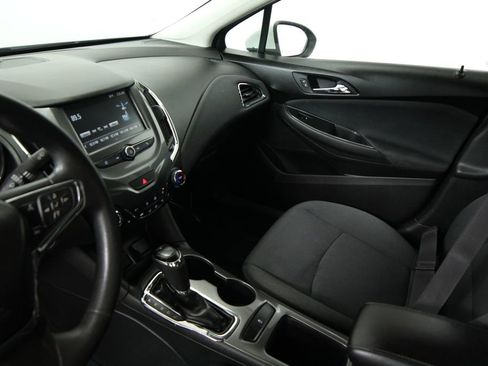 Used 2017 Chevrolet Cruze LT w/ Convenience Package FWD image 18