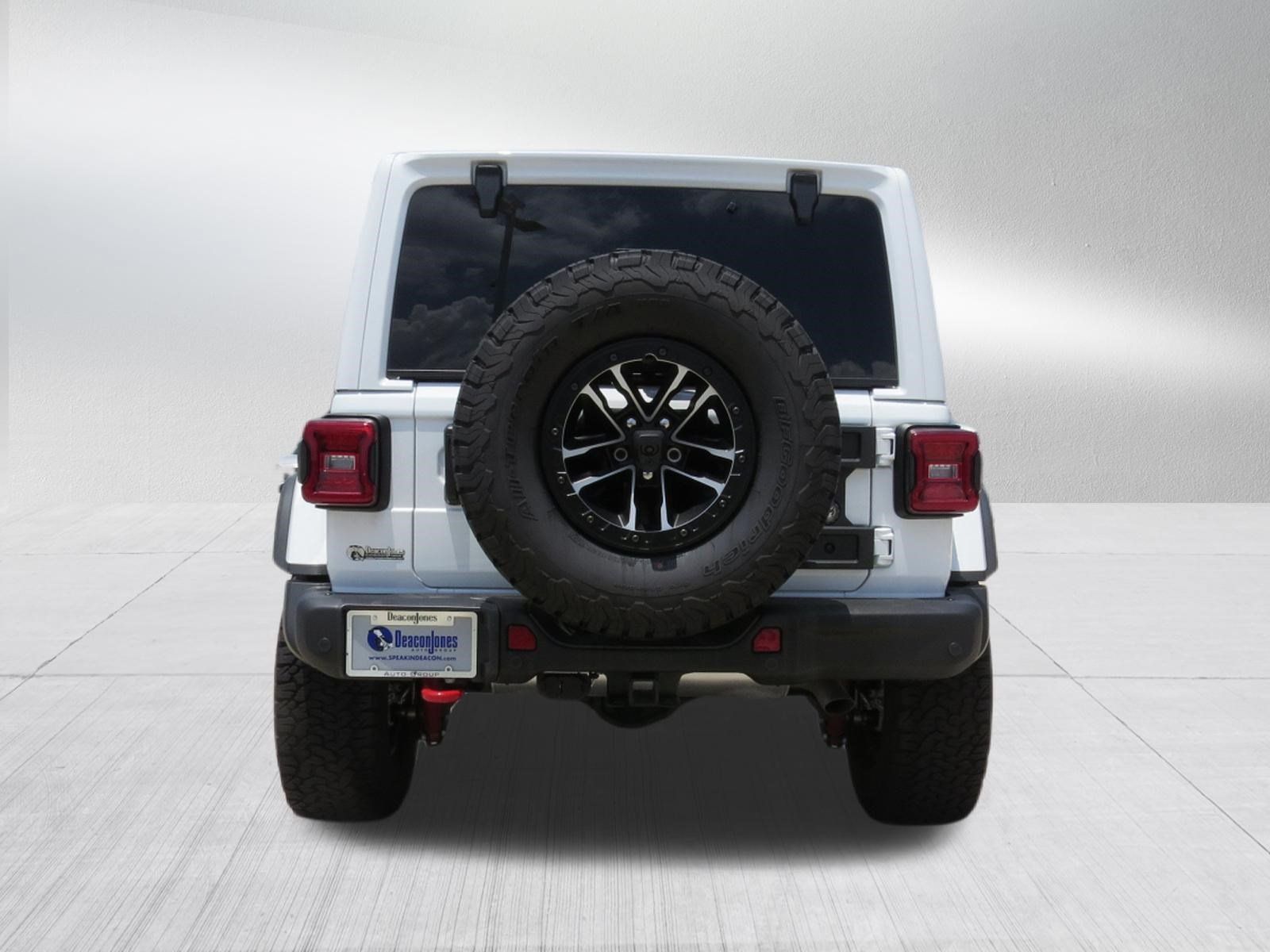Used 2026 Jeep Wrangler Unlimited Rubicon AWD/4WD image 4