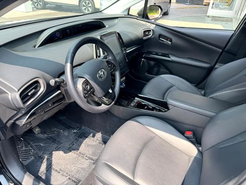 Used 2022 Toyota Prius Prime XLE image 10