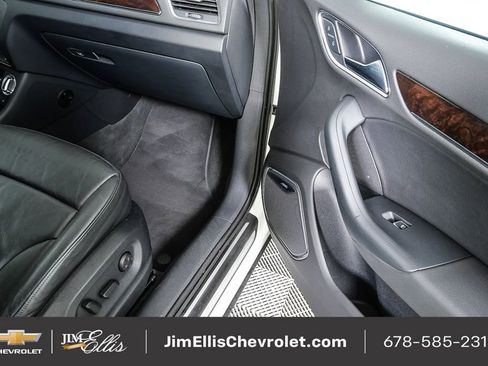 Used 2015 Audi Q3 2.0T Prestige w/ Prestige Package image 26