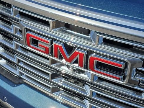 Used 2025 GMC Acadia Denali w/ Super Cruise Package image 32