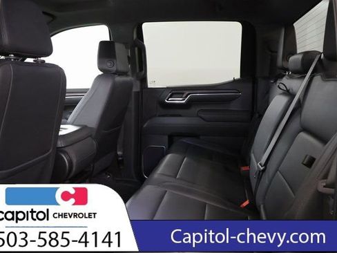 Used 2025 GMC Sierra 1500 SLT image 32