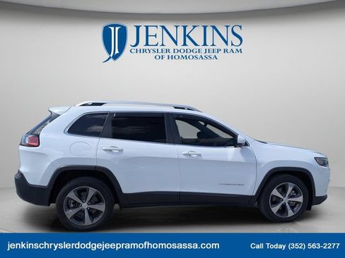 Used 2019 Jeep Cherokee Limited w/ Technology Group FWD image 3